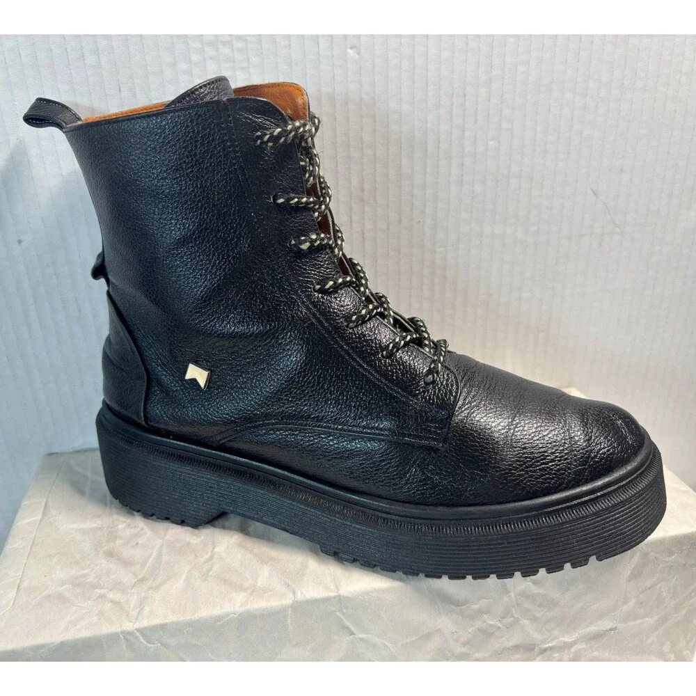 Karen Ruz Combat  Boots Grunge Style  Y2K. Size 7